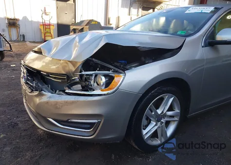 2015 Volvo S60 T5 Premier из США, поврежденный, VIN YV140MFK0F2336532